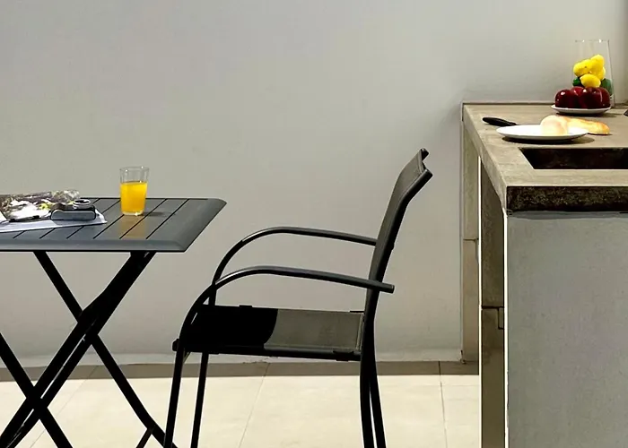 Canaryislandshost L Almar De Arrieta (Lanzarote)