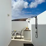 Canaryislandshost L Almar De *