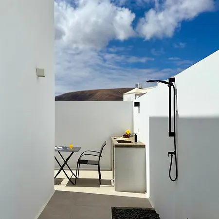 Canaryislandshost L Almar De *