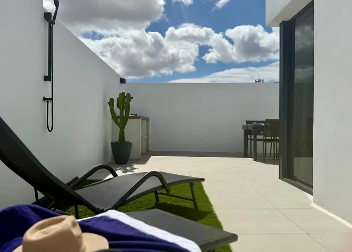 Canaryislandshost L Almar De